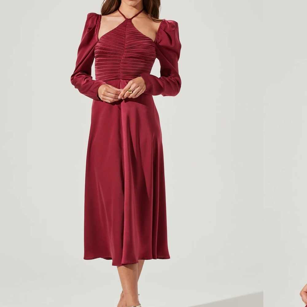 Astr The Label Cinched Halter Dress